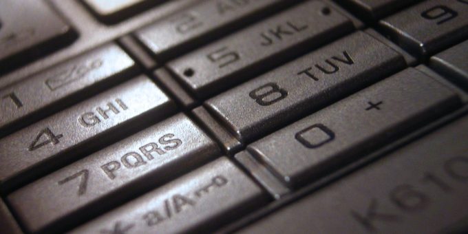 Handy mit großer Tastatur – besonders geeignet für Senioren auf seniorenhandys-test.de